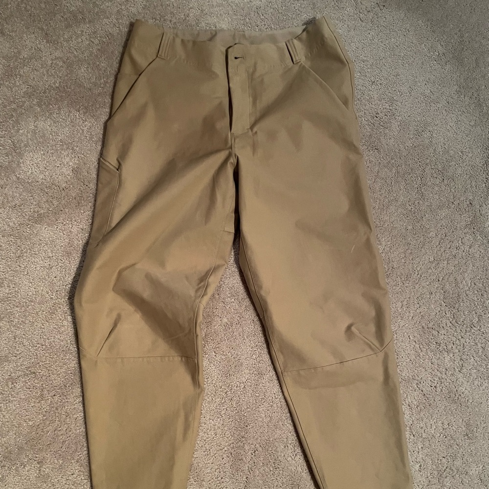 Lululemon carpenter pant